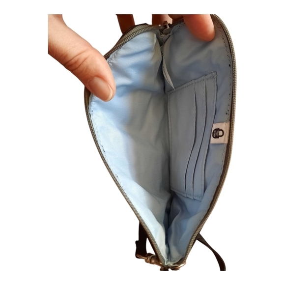 Baggallini Wristlet Black Nylon RFID Wallet Detachable Strap Zipper Closure - Picture 7 of 7